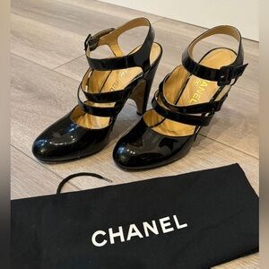 CHANEL Glossy Black Strappy Heels